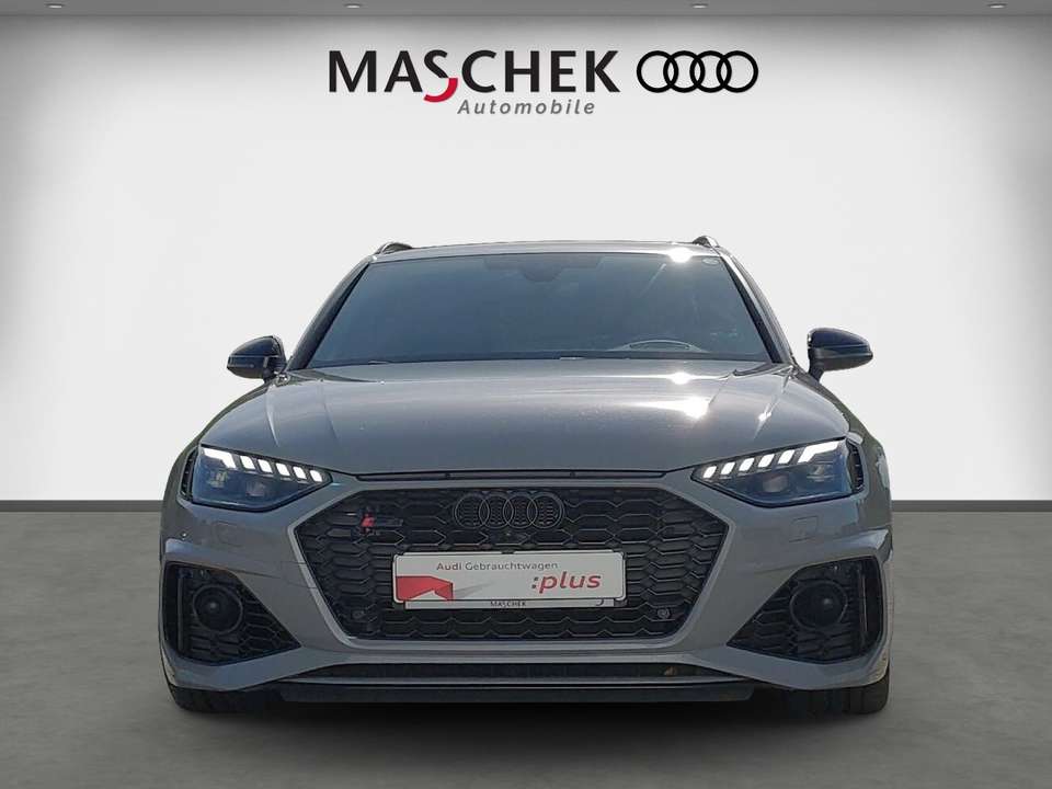 Audi RS4 - Imagem 8