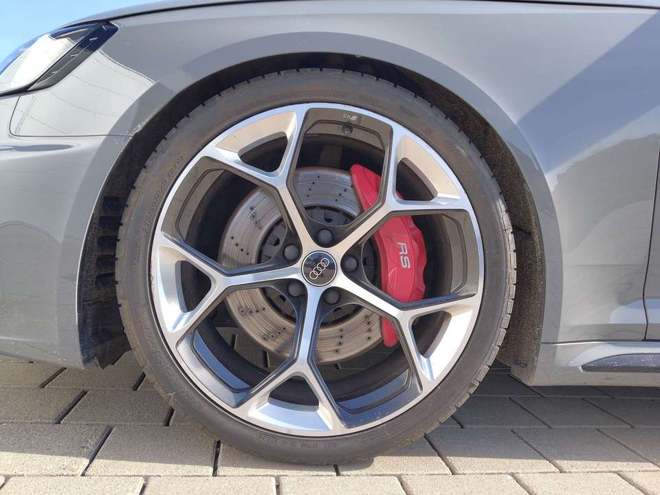 Audi RS4 - Imagem 9