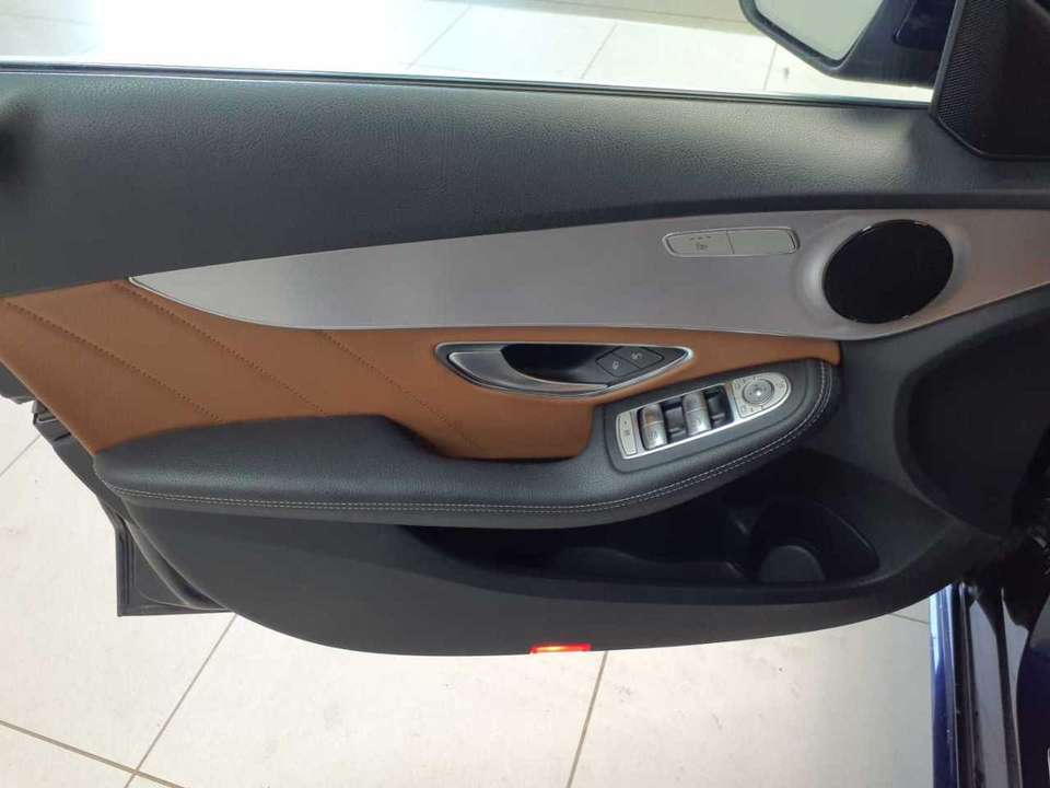 Mercedes-Benz C 220 - Imagem 4