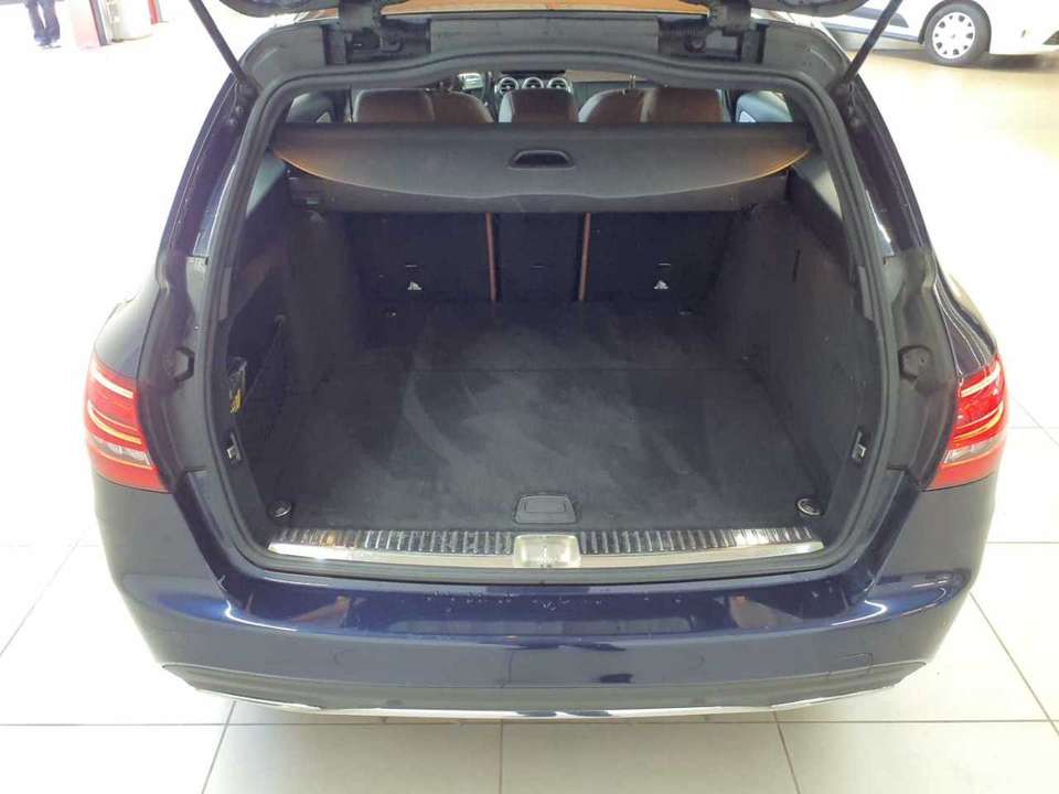 Mercedes-Benz C 220 - Imagem 9