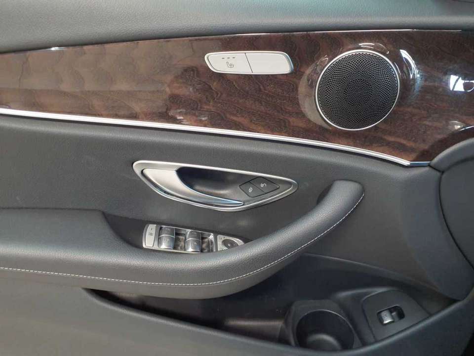 Mercedes-Benz E 220 - Imagem 4