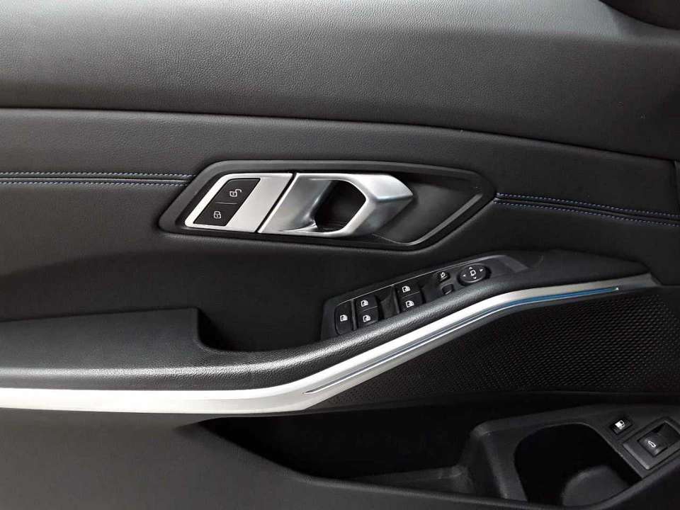 BMW 320 - Imagem 4