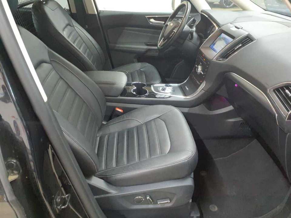 Ford Galaxy - Imagem 12
