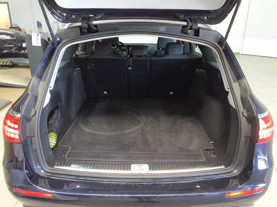 Mercedes-Benz E 220 - Imagem 9