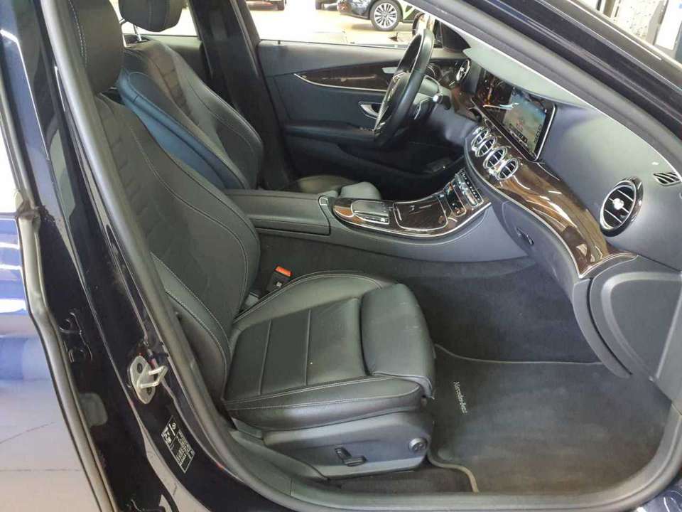 Mercedes-Benz E 220 - Imagem 13