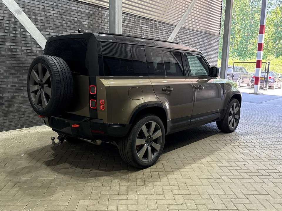 Land Rover Defender - Imagem 2