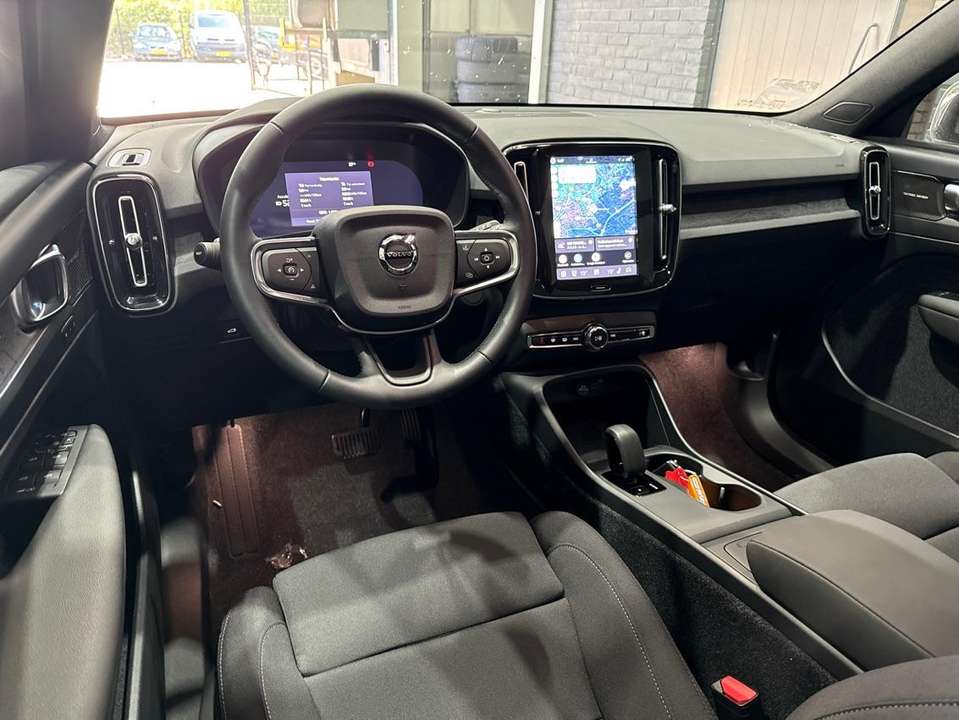 Volvo EX40 - Imagem 5