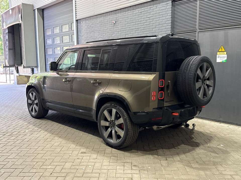 Land Rover Defender - Imagem 3