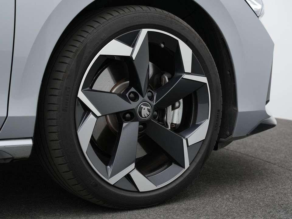Skoda Superb - Imagem 13