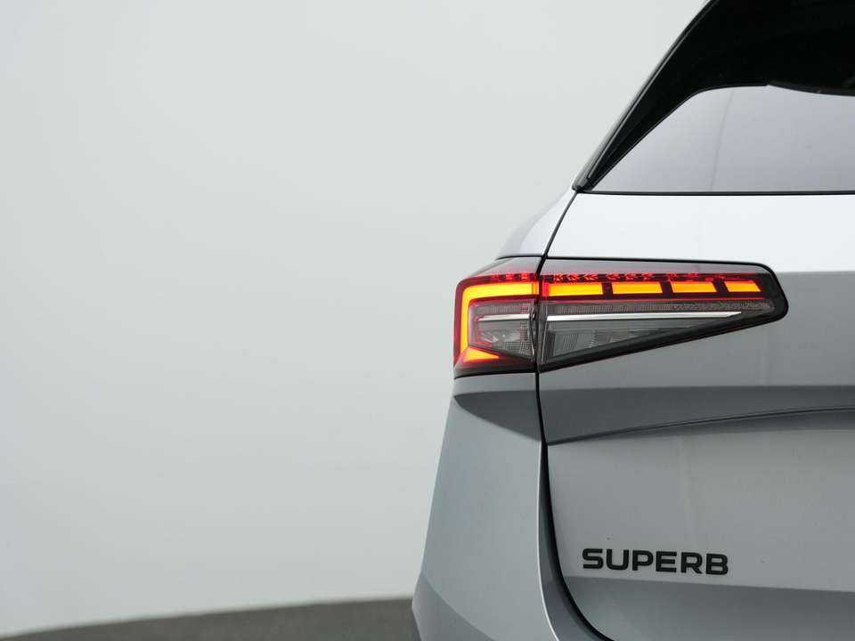Skoda Superb - Imagem 14