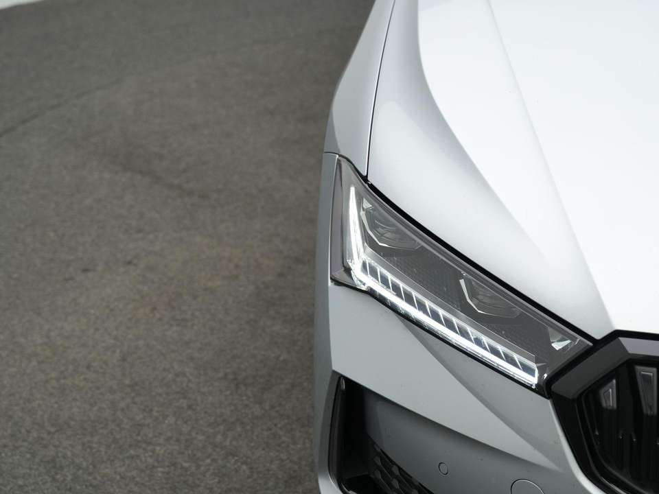 Skoda Superb - Imagem 15