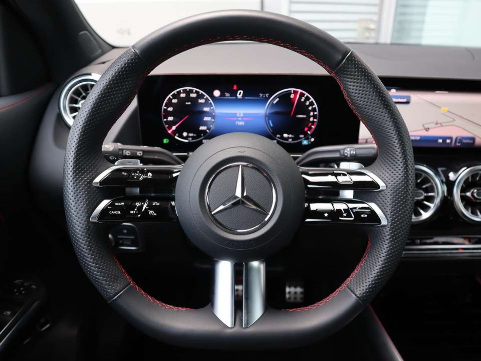 Mercedes-Benz GLA 250 - Imagem 13