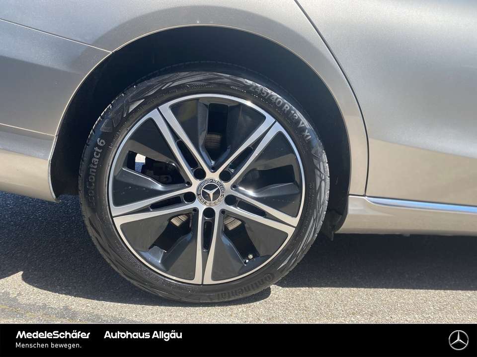 Mercedes-Benz C 300 - Imagem 12