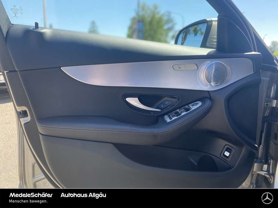 Mercedes-Benz C 300 - Imagem 13