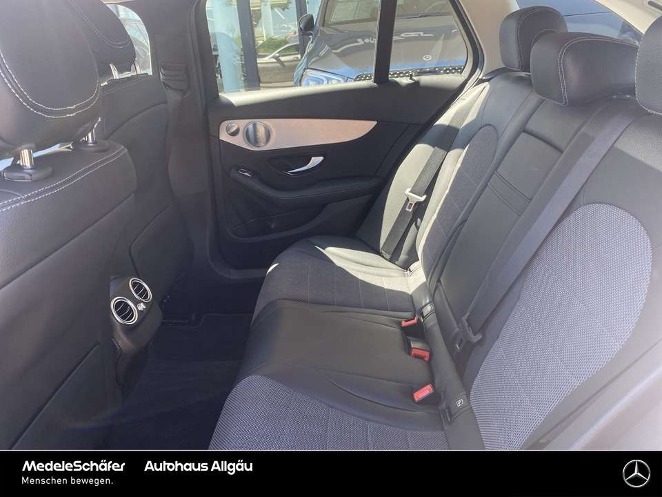 Mercedes-Benz C 300 - Imagem 15