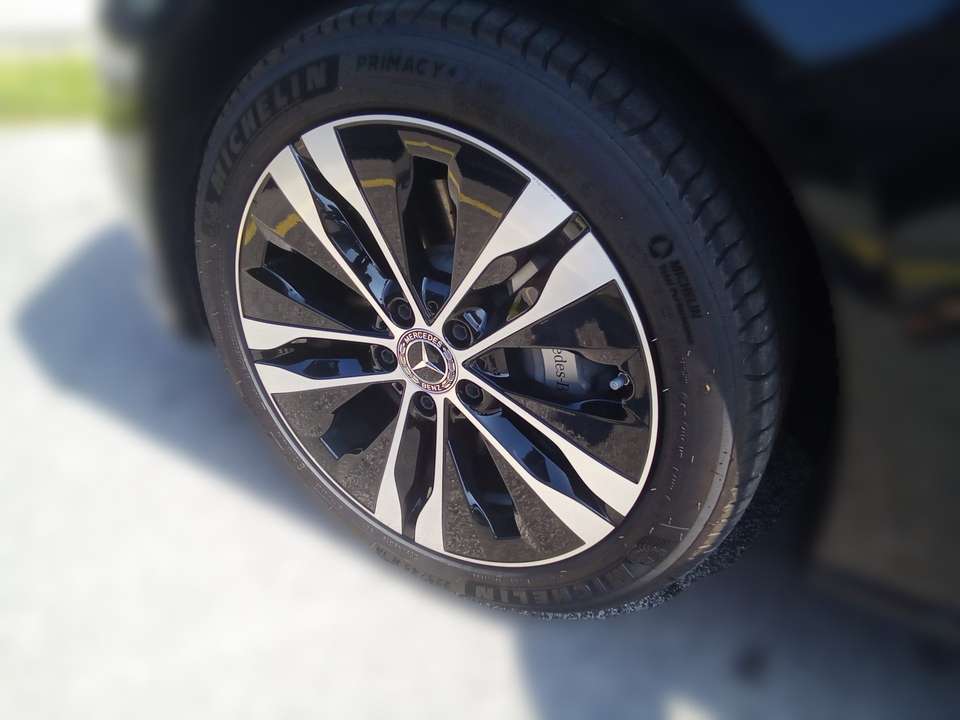 Mercedes-Benz C 300 - Imagem 8