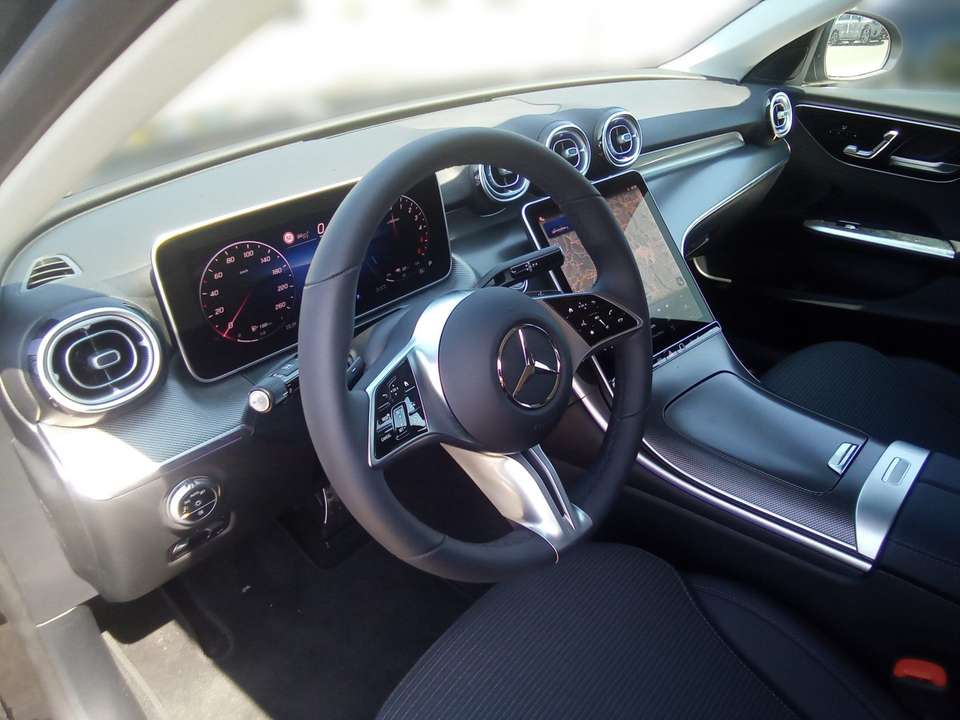 Mercedes-Benz C 300 - Imagem 9