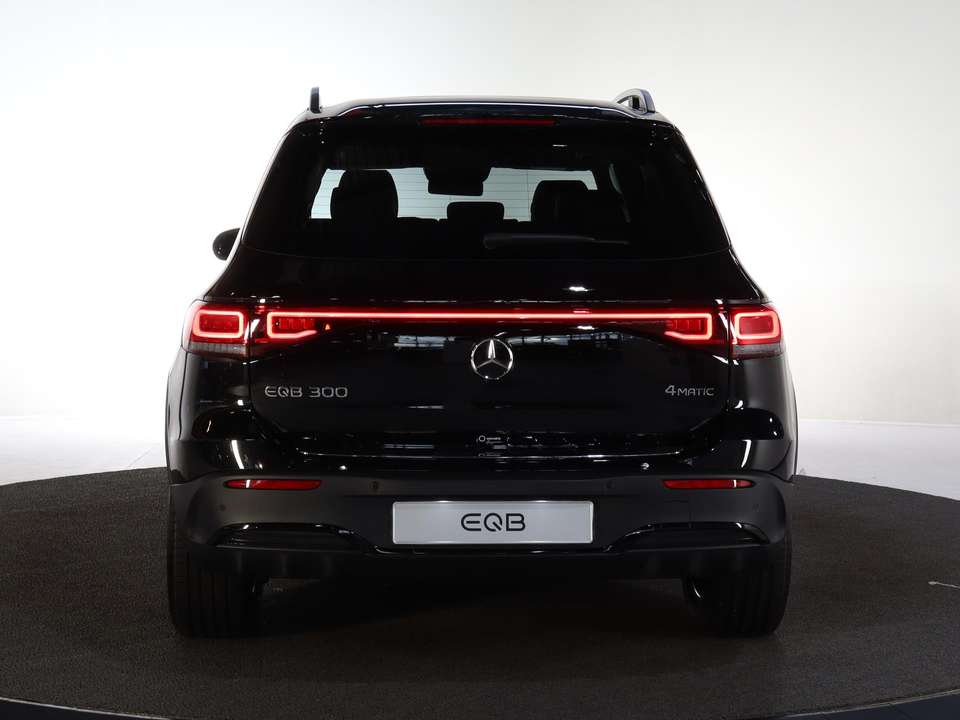 Mercedes-Benz EQB 300 - Imagem 4