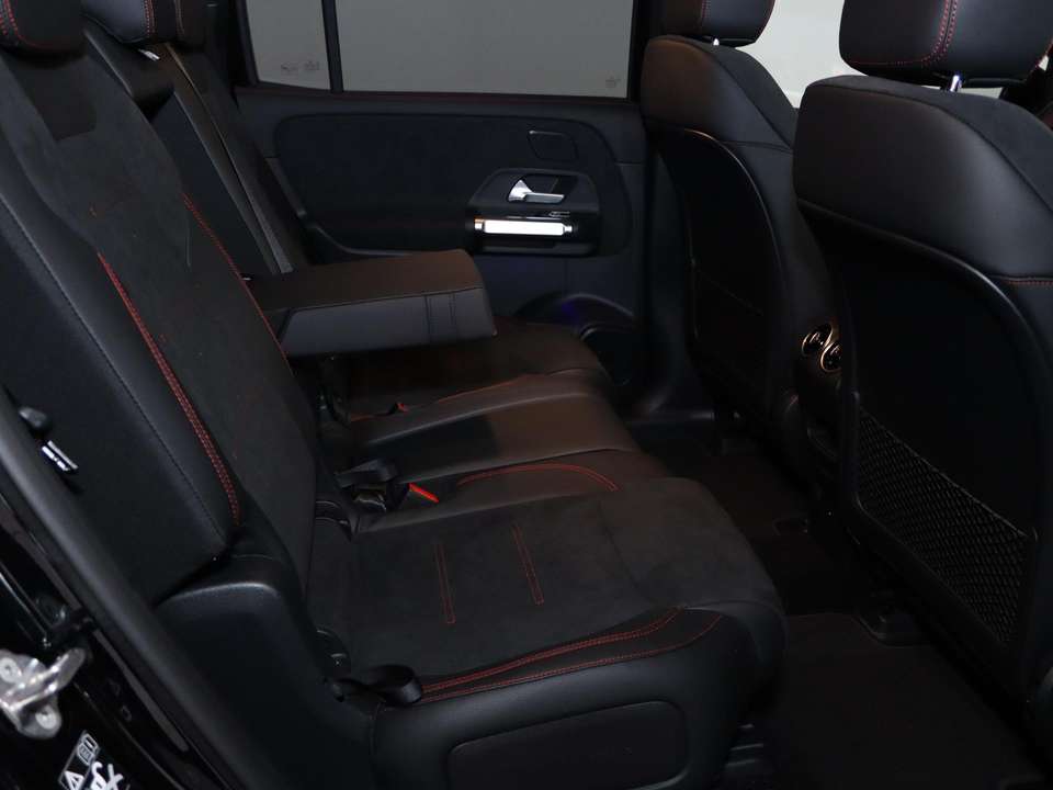 Mercedes-Benz EQB 300 - Imagem 11