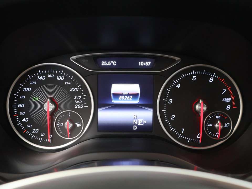 Mercedes-Benz B 180 - Imagem 12