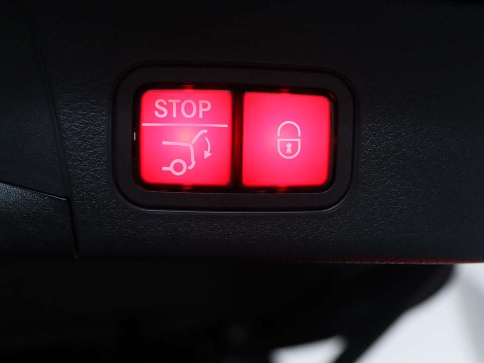 Mercedes-Benz EQB 300 - Imagem 13
