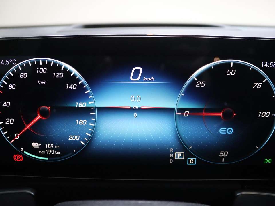 Mercedes-Benz EQB 300 - Imagem 15