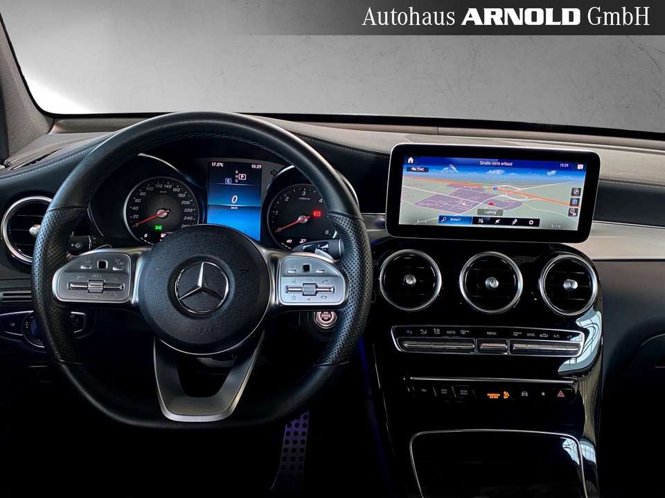 Mercedes-Benz GLC 300 - Imagem 9
