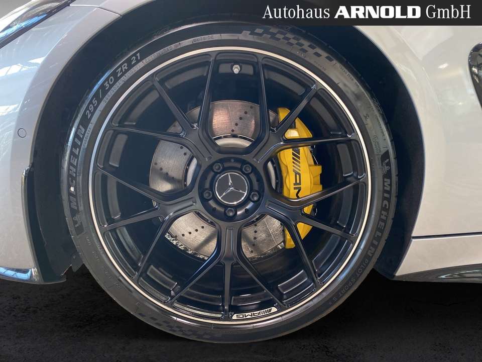 Mercedes-Benz AMG GT - Imagem 14