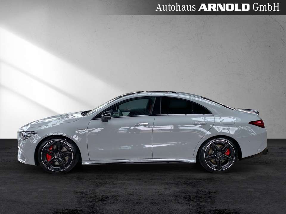 Mercedes-Benz CLA 45 AMG - Imagem 3