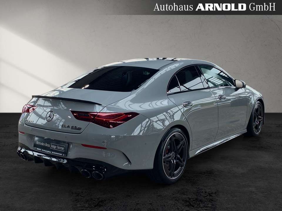 Mercedes-Benz CLA 45 AMG - Imagem 5