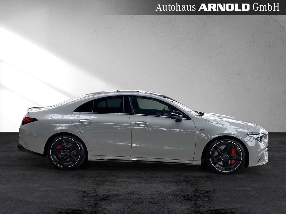 Mercedes-Benz CLA 45 AMG - Imagem 6