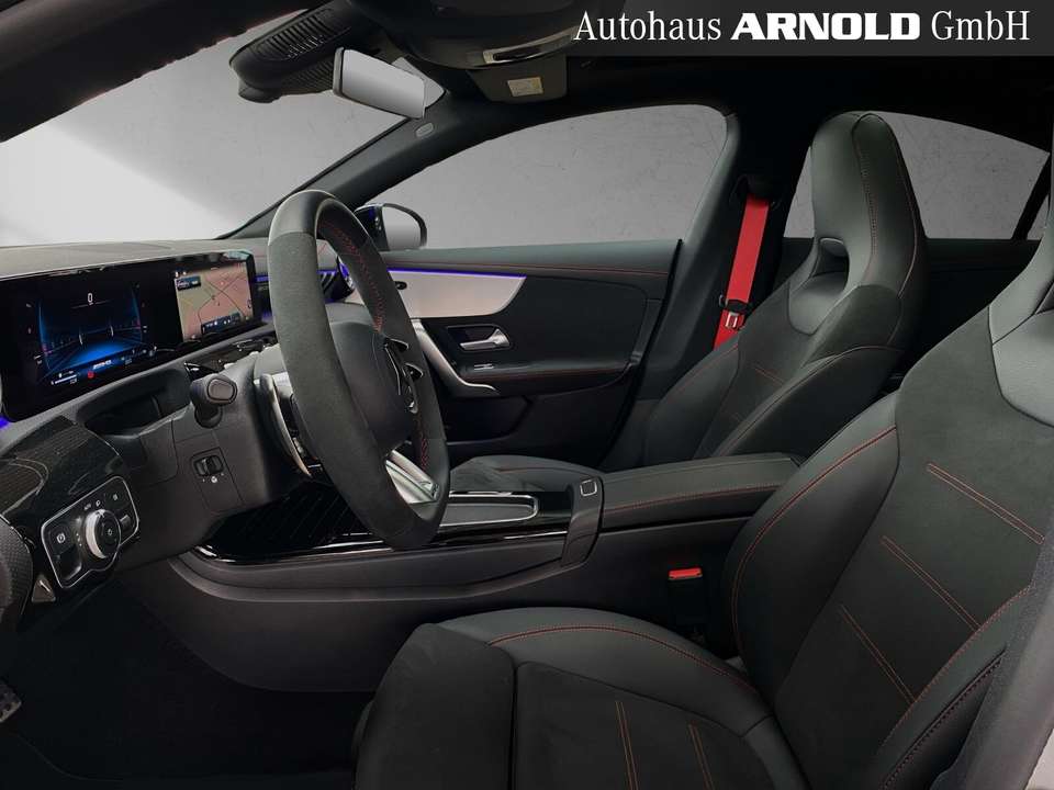 Mercedes-Benz CLA 45 AMG - Imagem 8
