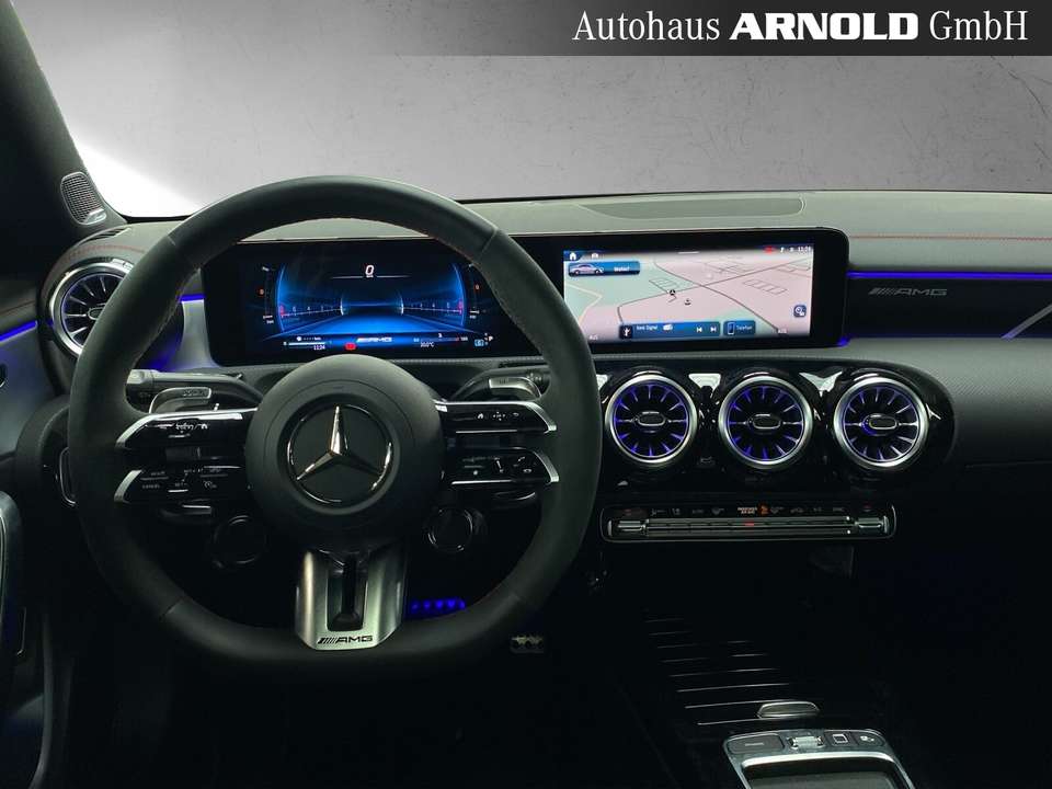 Mercedes-Benz CLA 45 AMG - Imagem 9