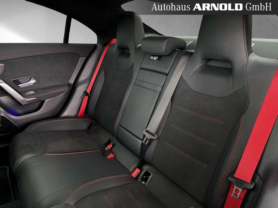 Mercedes-Benz CLA 45 AMG - Imagem 10