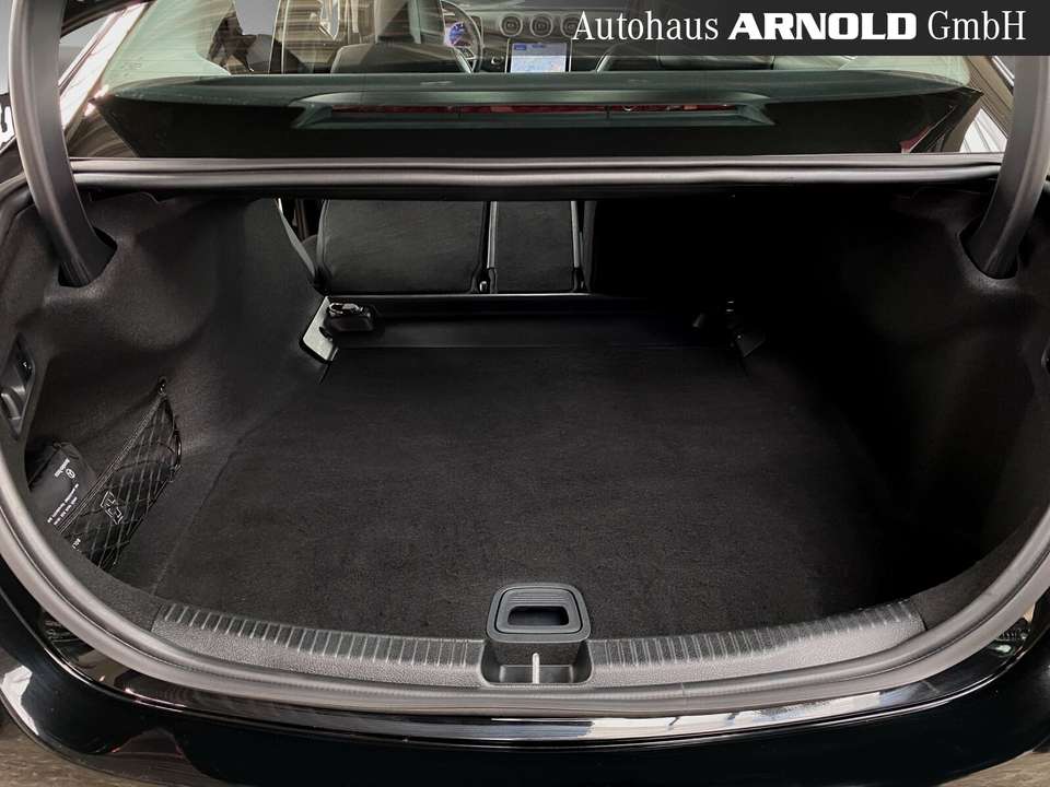 Mercedes-Benz C 200 - Imagem 11