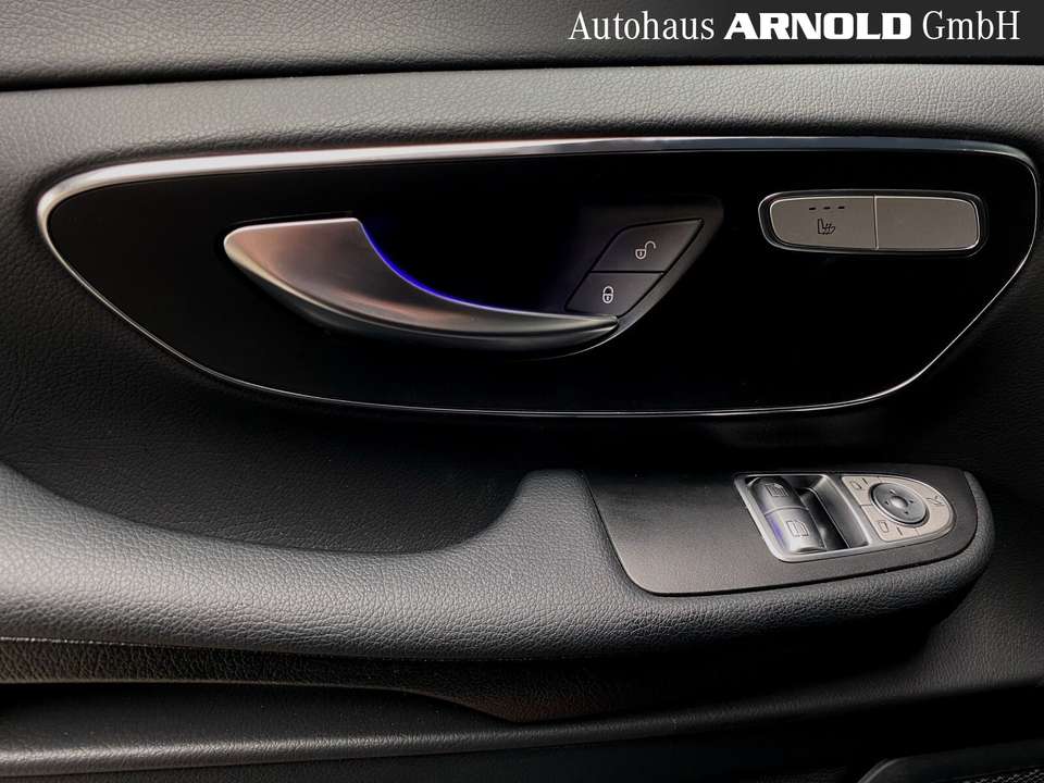 Mercedes-Benz V 220 - Imagem 14