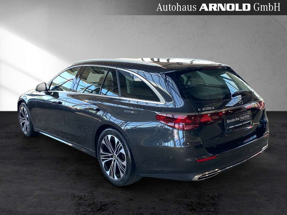 Mercedes-Benz E 220 - Imagem 4
