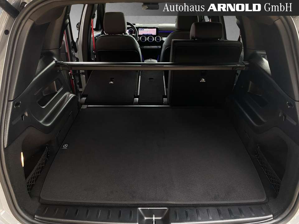 Mercedes-Benz GLB 35 AMG - Imagem 11
