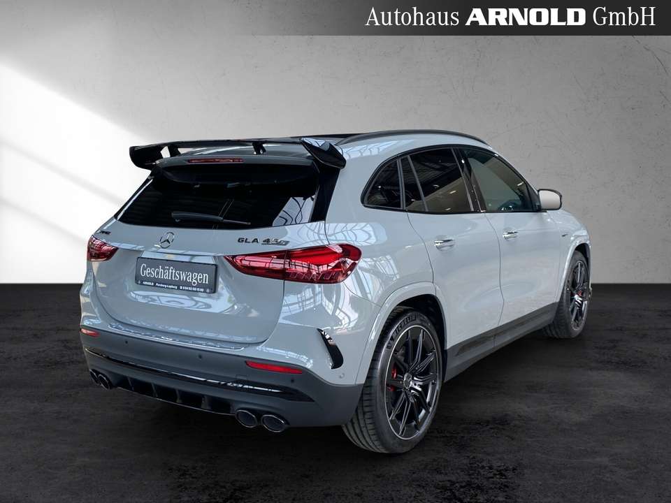 Mercedes-Benz GLA 45 AMG - Imagem 5