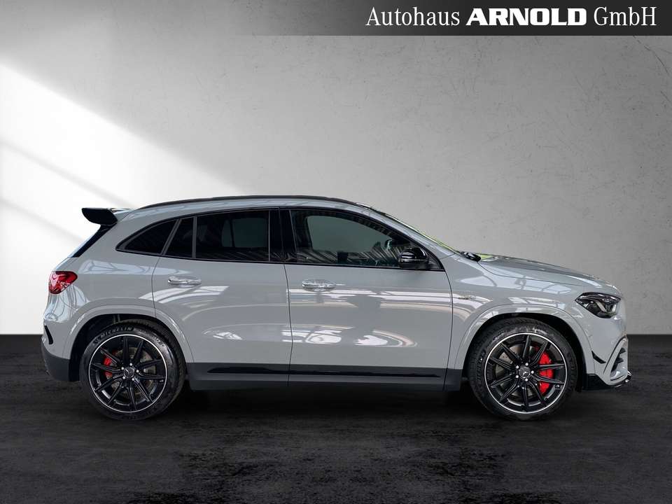 Mercedes-Benz GLA 45 AMG - Imagem 6
