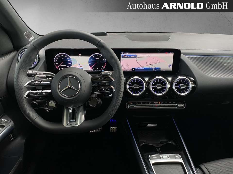 Mercedes-Benz GLA 45 AMG - Imagem 9