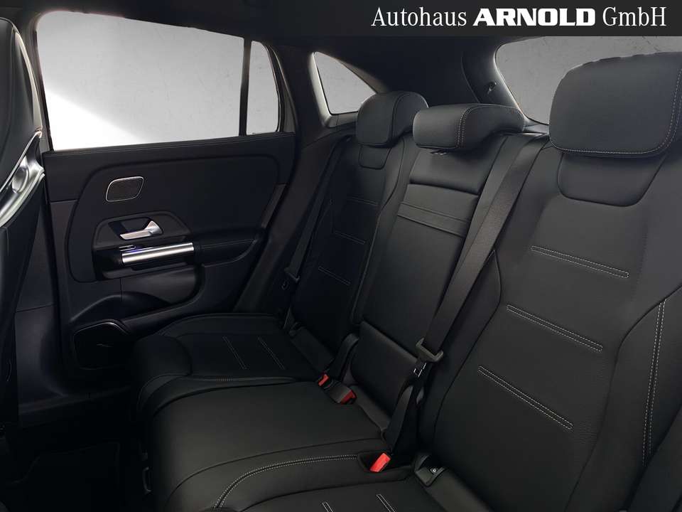 Mercedes-Benz GLA 45 AMG - Imagem 10