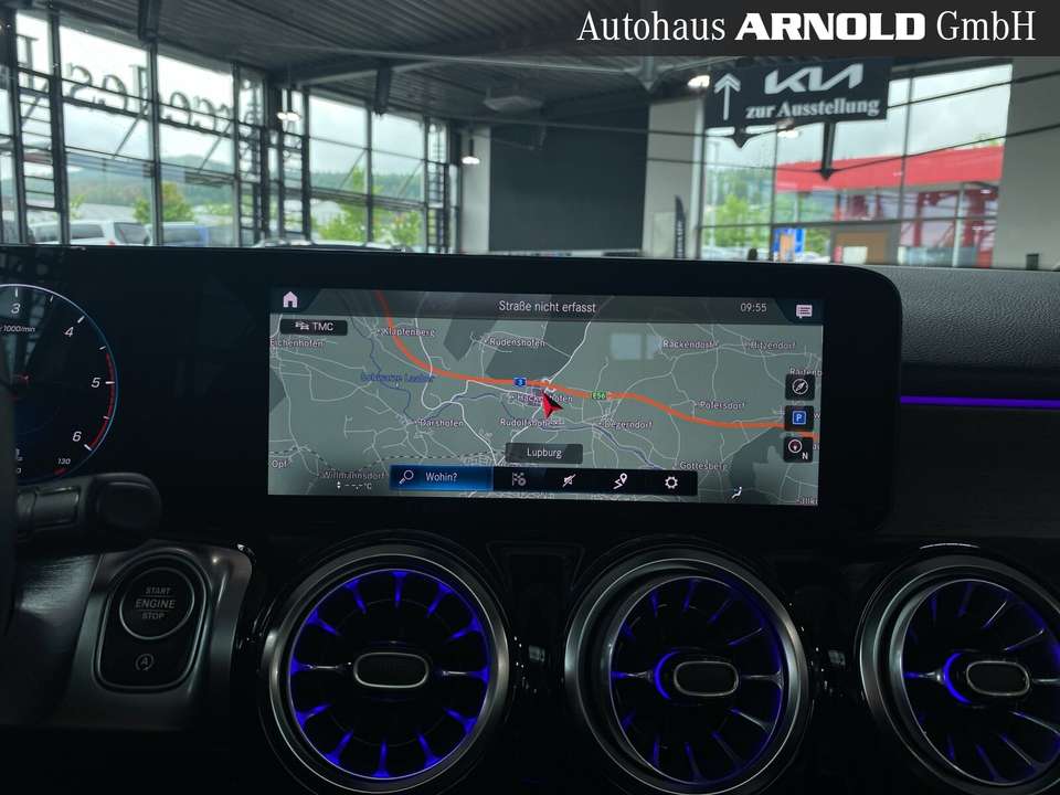 Mercedes-Benz GLB 220 - Imagem 12