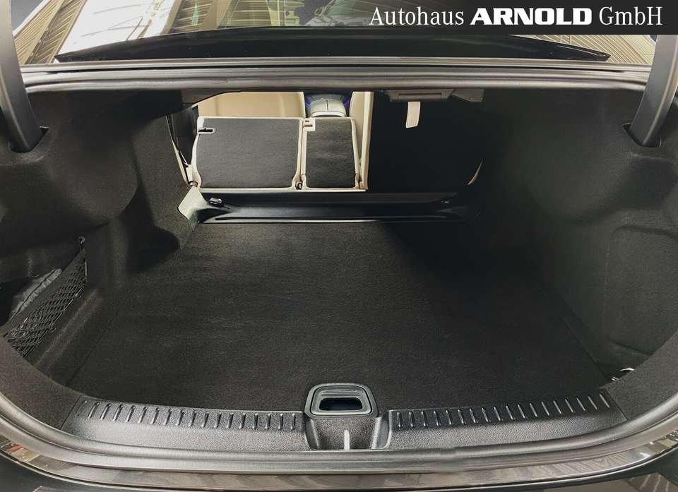 Mercedes-Benz E 200 - Imagem 11