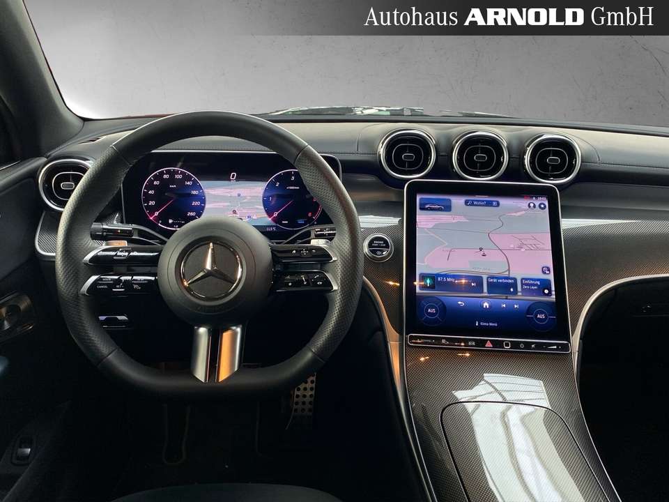Mercedes-Benz GLC 300 - Imagem 9