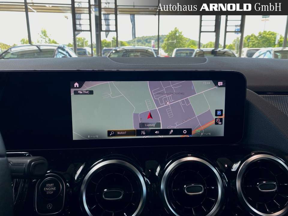 Mercedes-Benz GLA 200 - Imagem 12