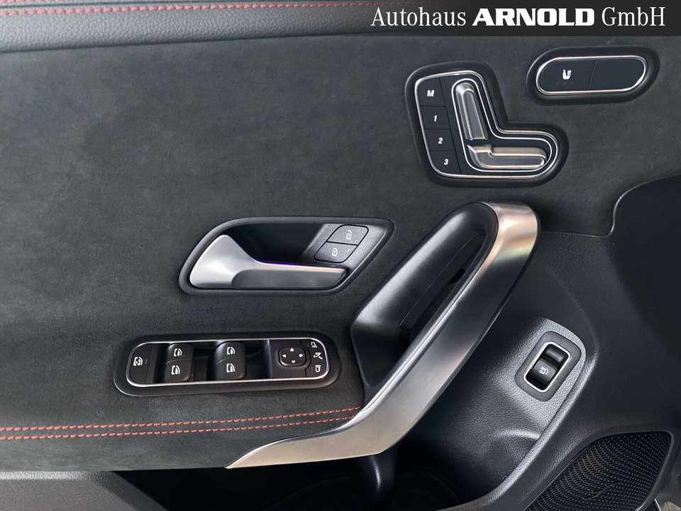 Mercedes-Benz CLA 35 AMG - Imagem 15