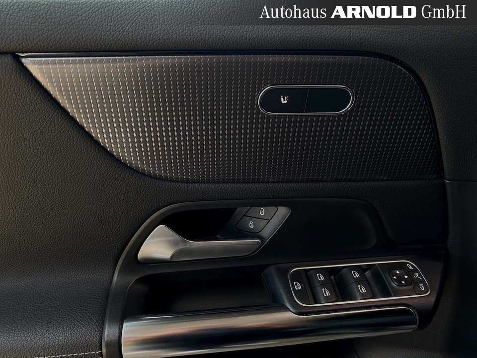 Mercedes-Benz GLA 200 - Imagem 14
