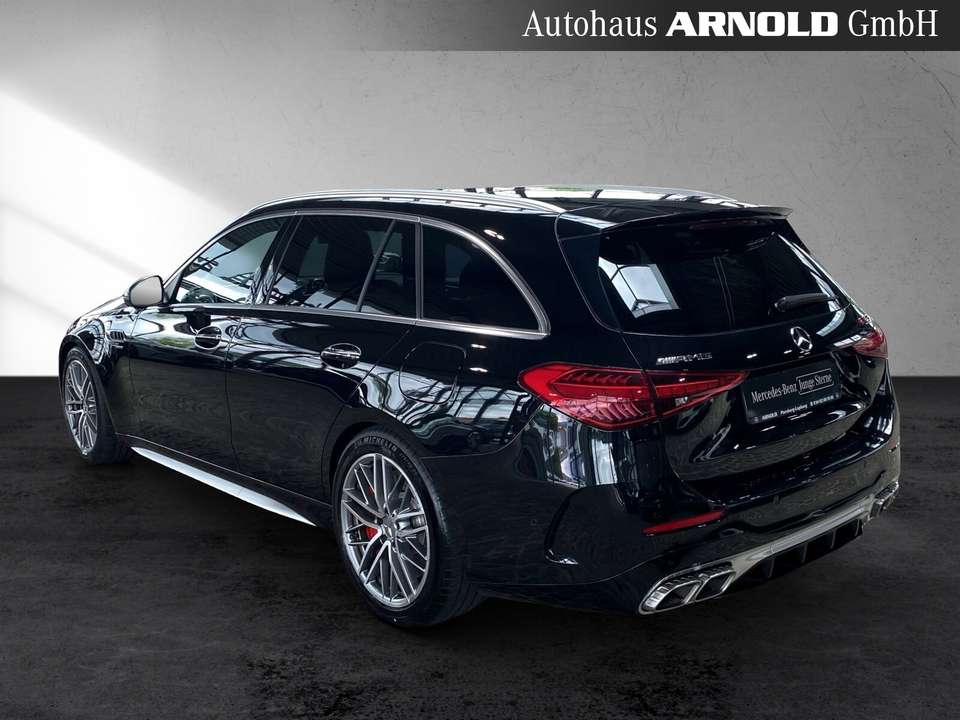 Mercedes-Benz C 63 AMG - Imagem 4