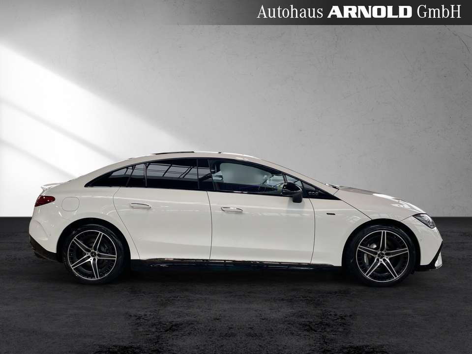 Mercedes-Benz EQE 53 - Imagem 6